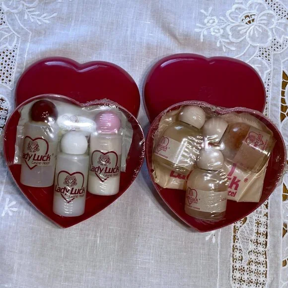 2 VTG SEALED Lady Luck Las Vegas Casino & Hotel Toiletries Bath & Beauty Hearts - Picture 2 of 9